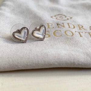 Kendra Scott Ari heart earrings